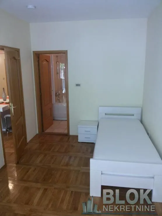 Rent, four bedroom apartment, 150m², Podgorica, Crna Gora