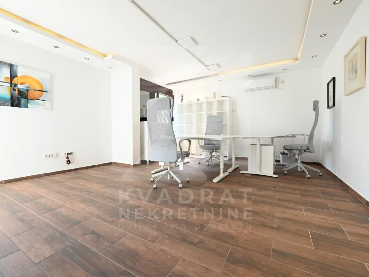 Izdavanje, poslovni prostor, 80m², Blok 5, Podgorica