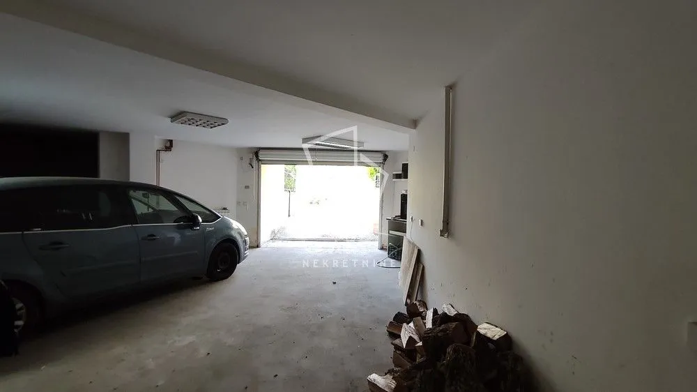 Sale, house, 427m², Voždovac Sve Podlokacije, Beograd