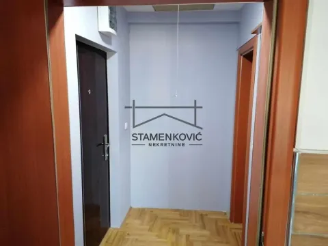 Prodaja, garsonjera, 22m², Bulevar patrijarha Pavla, Novi Sad Sve Podlokacije - image 3