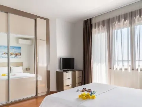 Prodaja, stan, 107m², Bečići, Budva - image 4
