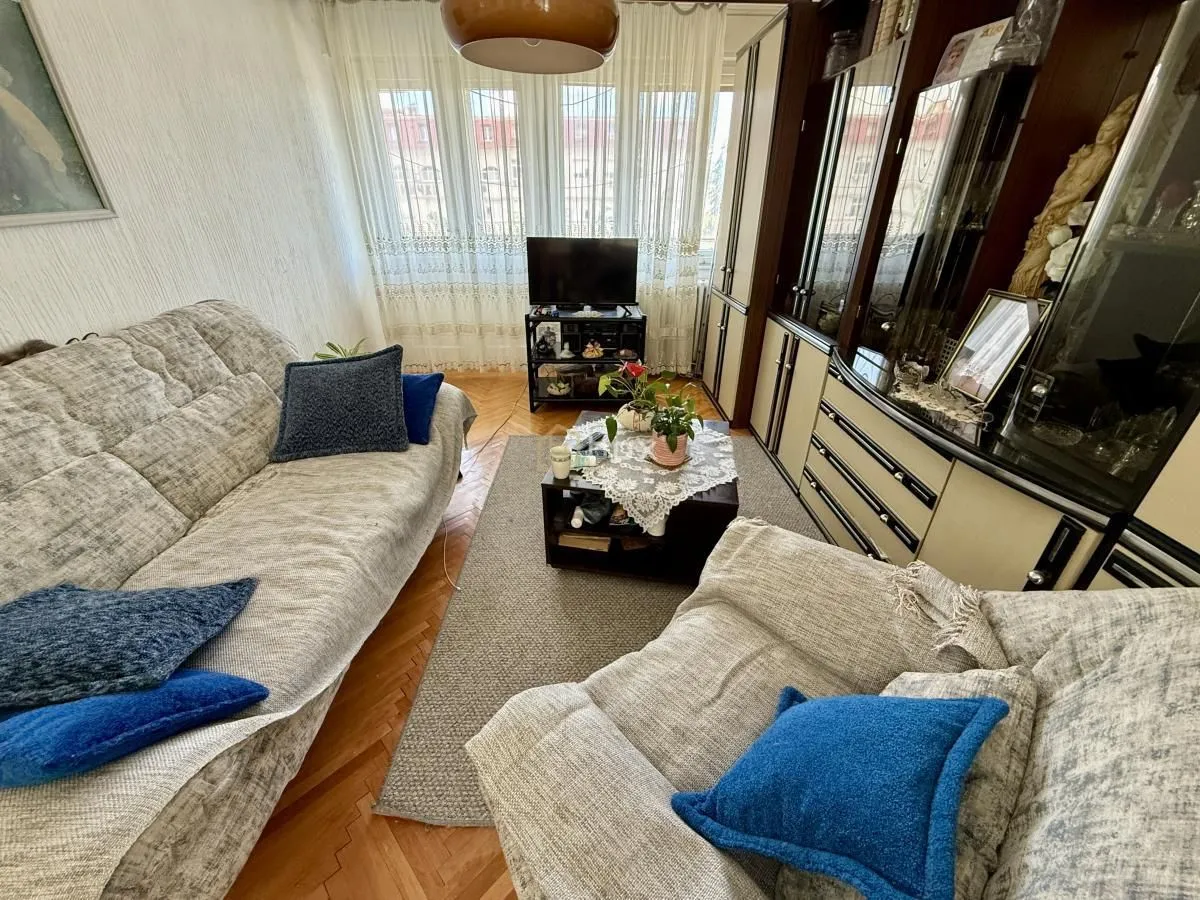 Prodaja, trosoban stan, 75m², Gradska Bolnica, Niš