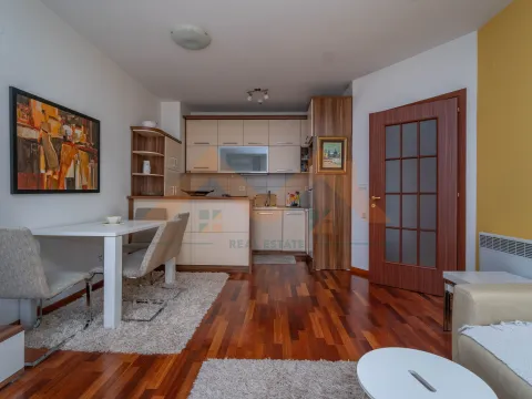 Izdavanje, jednosoban stan, 53m², City Kvart, Podgorica - image 2