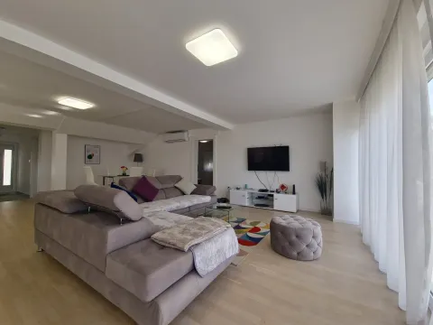 Rent, two bedroom apartment, 70m², Seoce, Budva - image 7