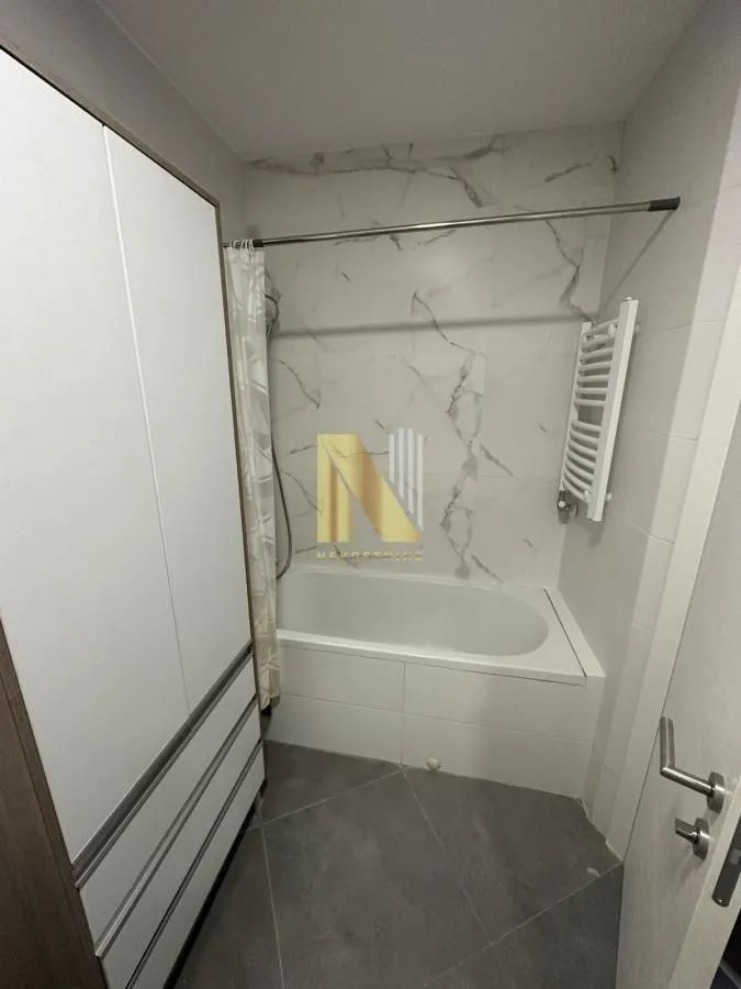 Izdavanje, dvosoban stan, 76m², Adamovićevo Naselje, Novi Sad Sve Podlokacije