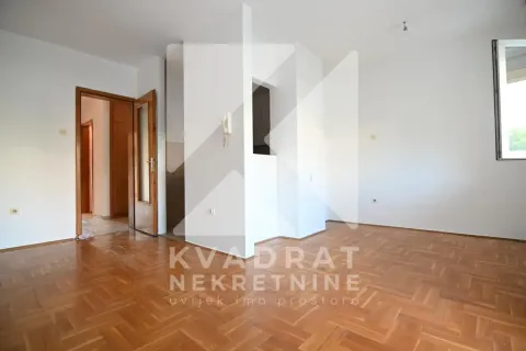 Prodaja, dvosoban stan, 65m², Stari Aerodrom, Podgorica - image 2
