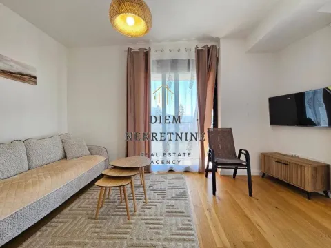 Rent, one bedroom apartment, 50m², Centar, Bar - image 11