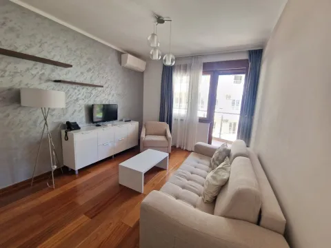 Prodaja, trosoban stan, 94m², Bečići, Budva - image 1