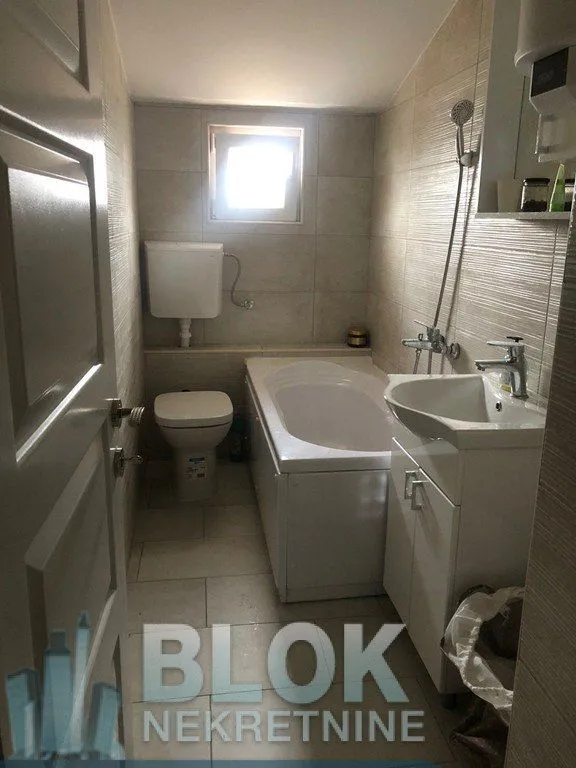 Izdavanje, jednosoban stan, 32m², Centar, Podgorica