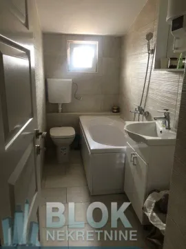 Izdavanje, jednosoban stan, 32m², Centar, Podgorica - image 3