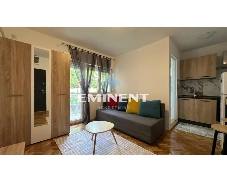 Izdavanje, jednosoban stan, 29m², Kanarevo Brdo, Beograd