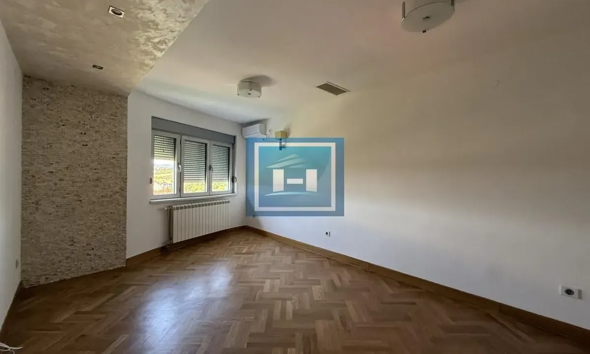 Prodaja, dvosoban stan, 65m², Vašarište, Jagodina