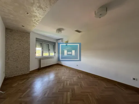 Sale, two bedroom apartment, 65m², Vašarište, Jagodina
