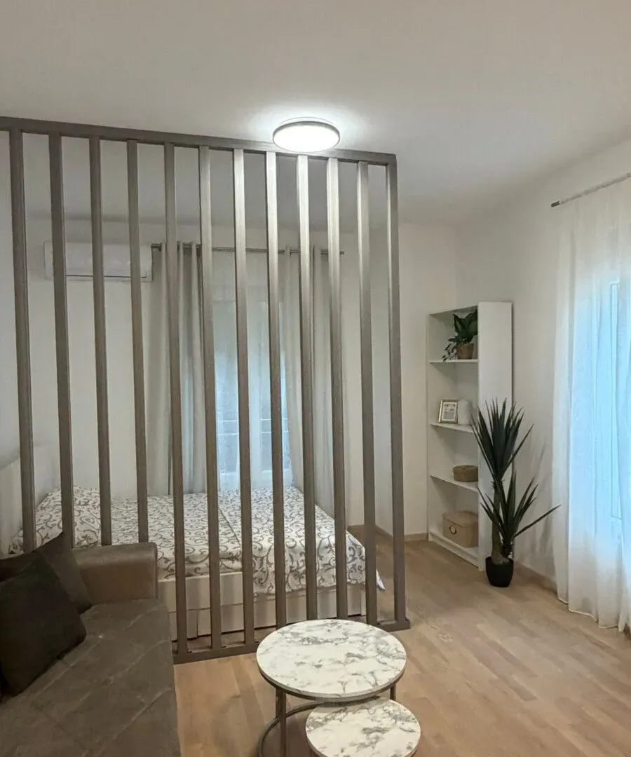 Izdavanje, jednosoban stan, 37m², Malo Brdo, Podgorica