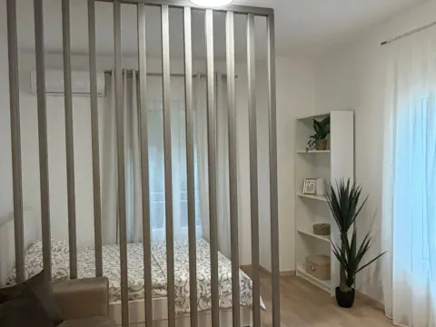 Izdavanje, jednosoban stan, 37m², Malo Brdo, Podgorica - image 9