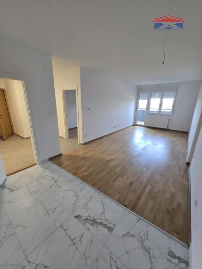 Prodaja, četvorosoban stan, 95m², Avijatičarsko naselje, Novi Sad Sve Podlokacije
