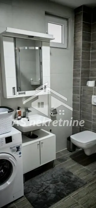 Izdavanje, dvosoban stan, 40m², Đeram Pijaca, Beograd