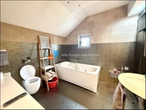 Rent, house, 200m², Surčin, Beograd - image 17