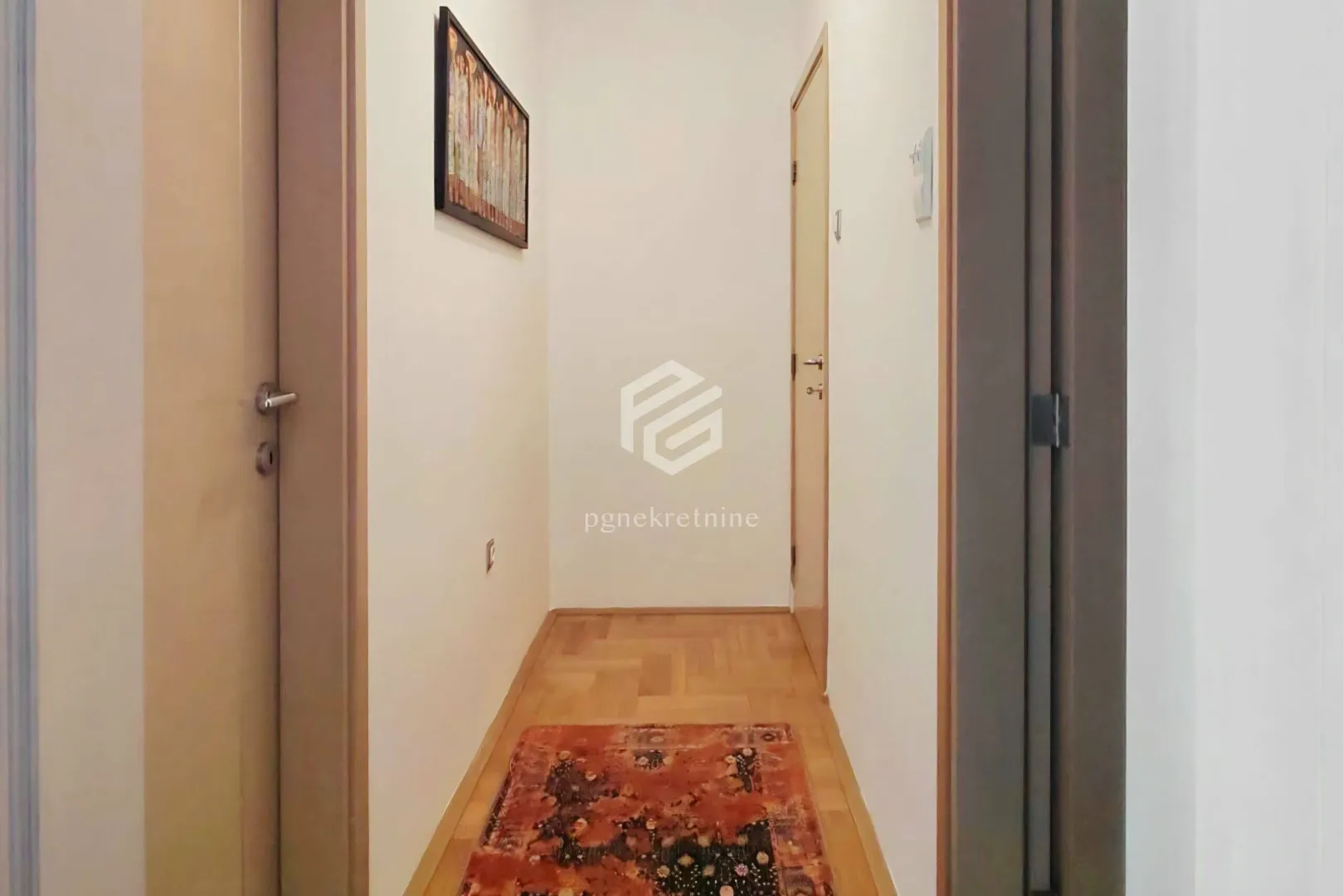 Izdavanje, trosoban stan, 96m², Preko Morače, Podgorica
