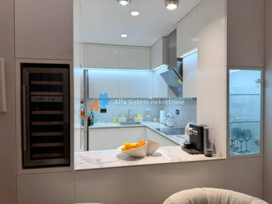 Rent, four bedroom apartment, 103m², Stari Grad, Beograd