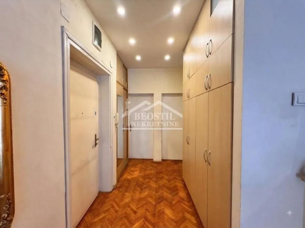 Sale, two bedroom apartment, 57m², Savski Venac, Beograd