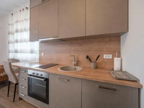 Rent, studio apartment, 25m², Bečići, Budva - image 9
