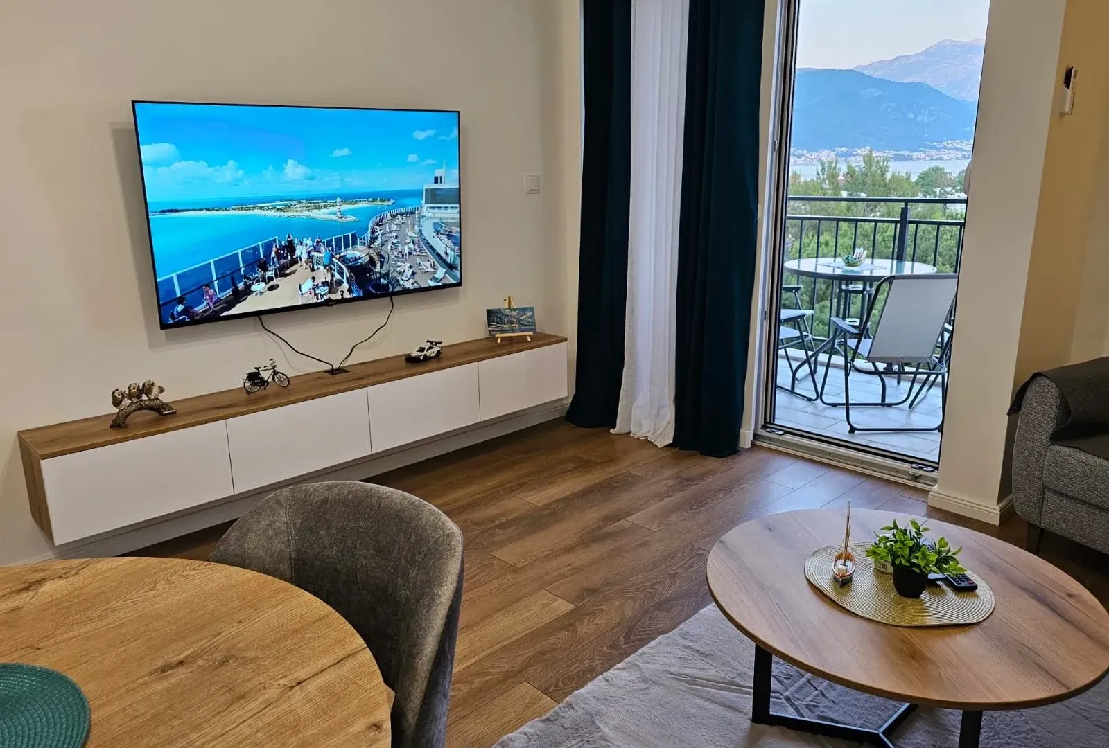 Izdavanje, dvosoban stan, 58m², Bijela, Herceg Novi