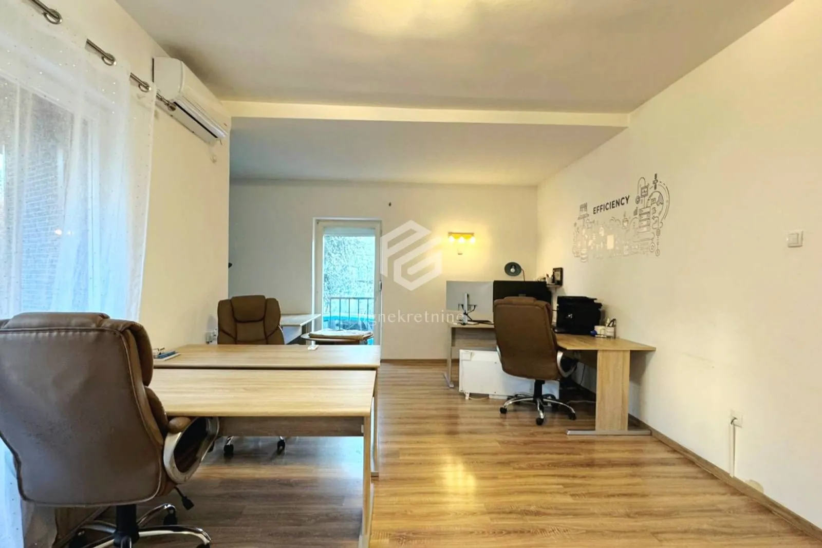 Prodaja, dvosoban stan, 90m², Gorica C, Podgorica