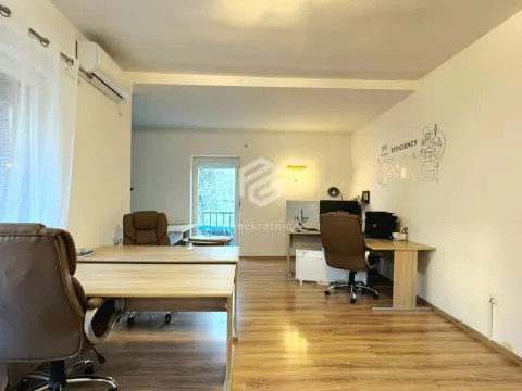 Prodaja, dvosoban stan, 90m², Gorica C, Podgorica - image 1