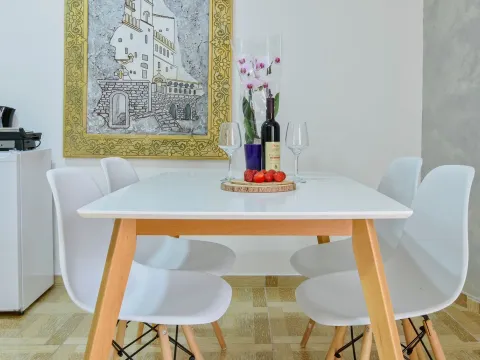 Izdavanje, jednosoban stan, 42m², Bečići, Budva - image 15