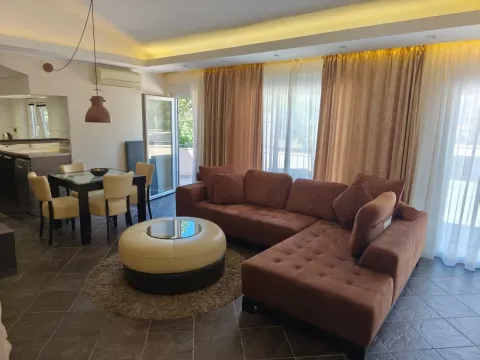 Rent, apartment, 95m², Kotor, Crna Gora