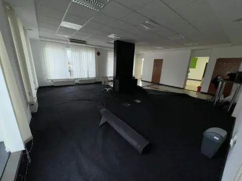 Izdavanje, poslovni prostor, 300m², Cvetkova Pijaca, Zvezdara Sve Podlokacije - image 6