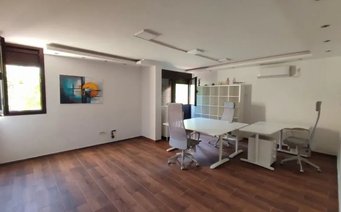 Rent, office space, 80m², Blok 5, Podgorica