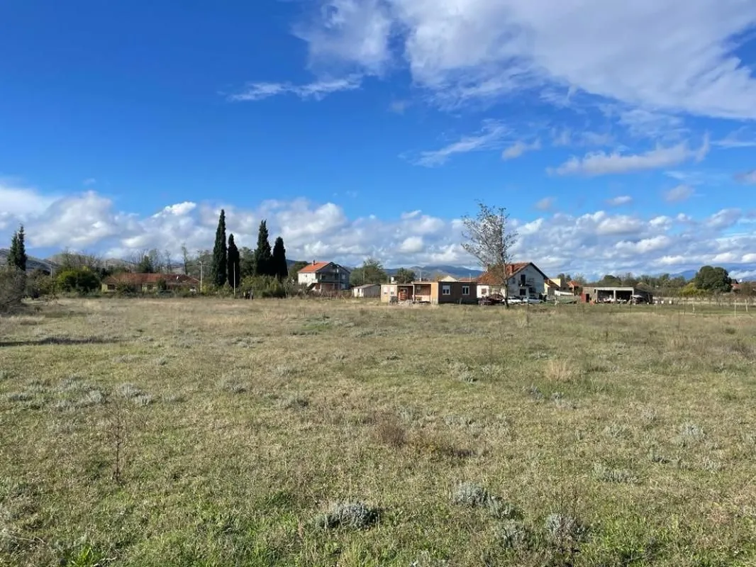 Prodaja, plac, 5400m², Golubovci, Podgorica