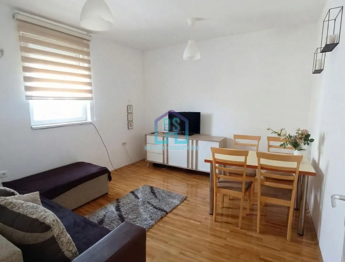 Prodaja, trosoban stan, 66m², Novo naselje, Novi Sad