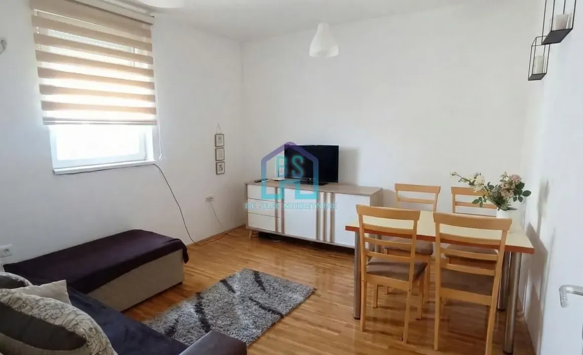Prodaja, trosoban stan, 66m², Novo naselje, Novi Sad