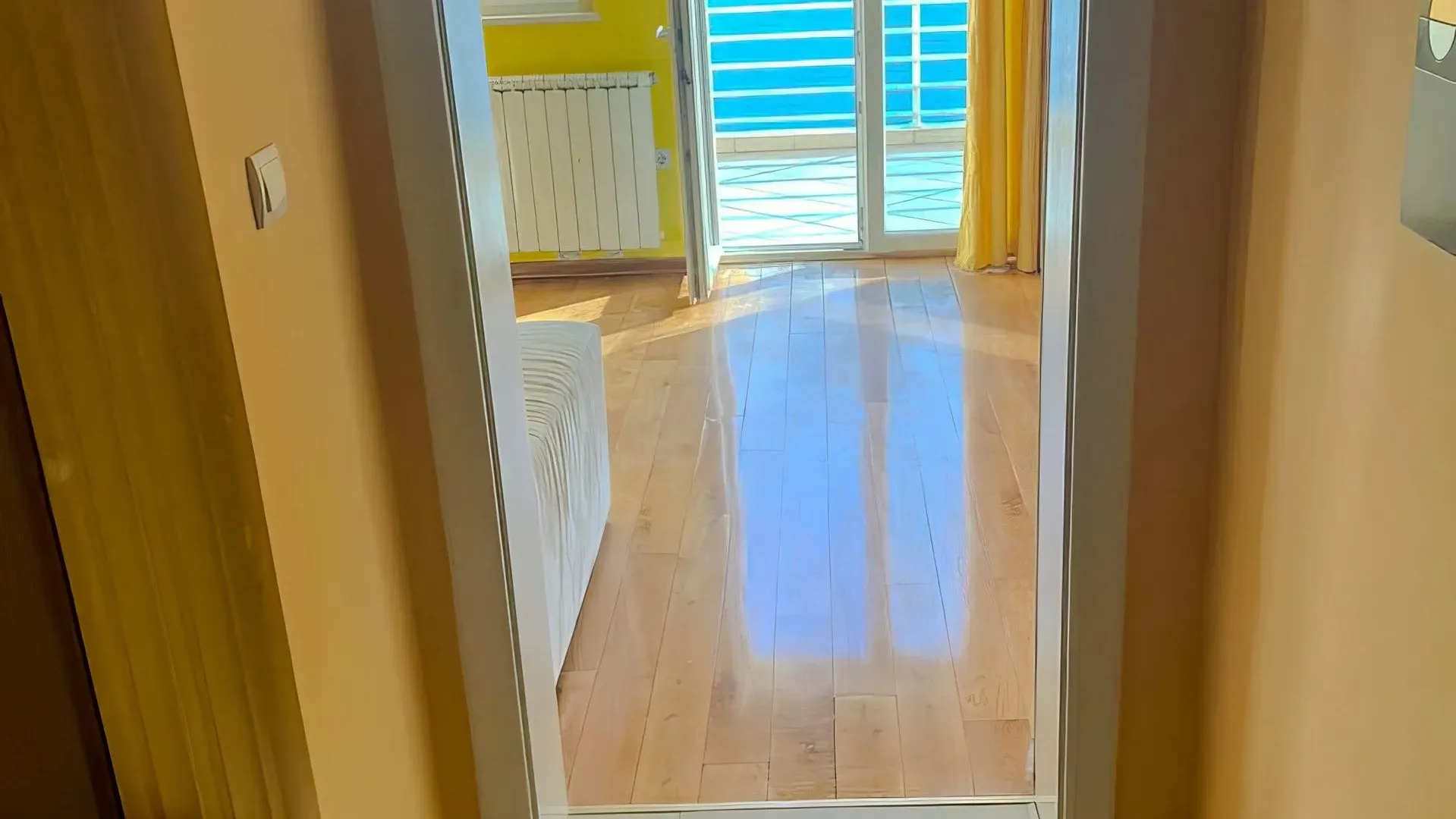 Izdavanje, dvosoban stan, 96m², Centar, Herceg Novi