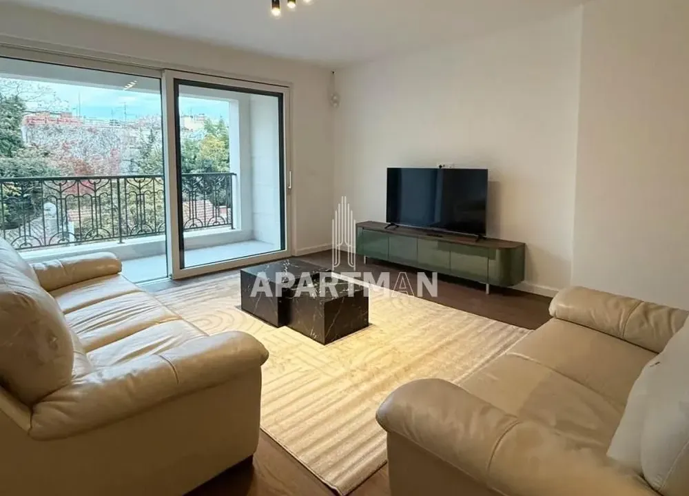 Izdavanje, četvorosoban stan, 116m², Slavija, Vračar Sve Podlokacije