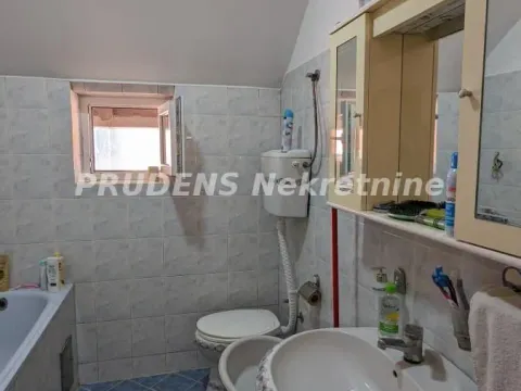 Sale, house, 220m², Zemun Ugrinovci, Zemun Sve Podlokacije - image 15