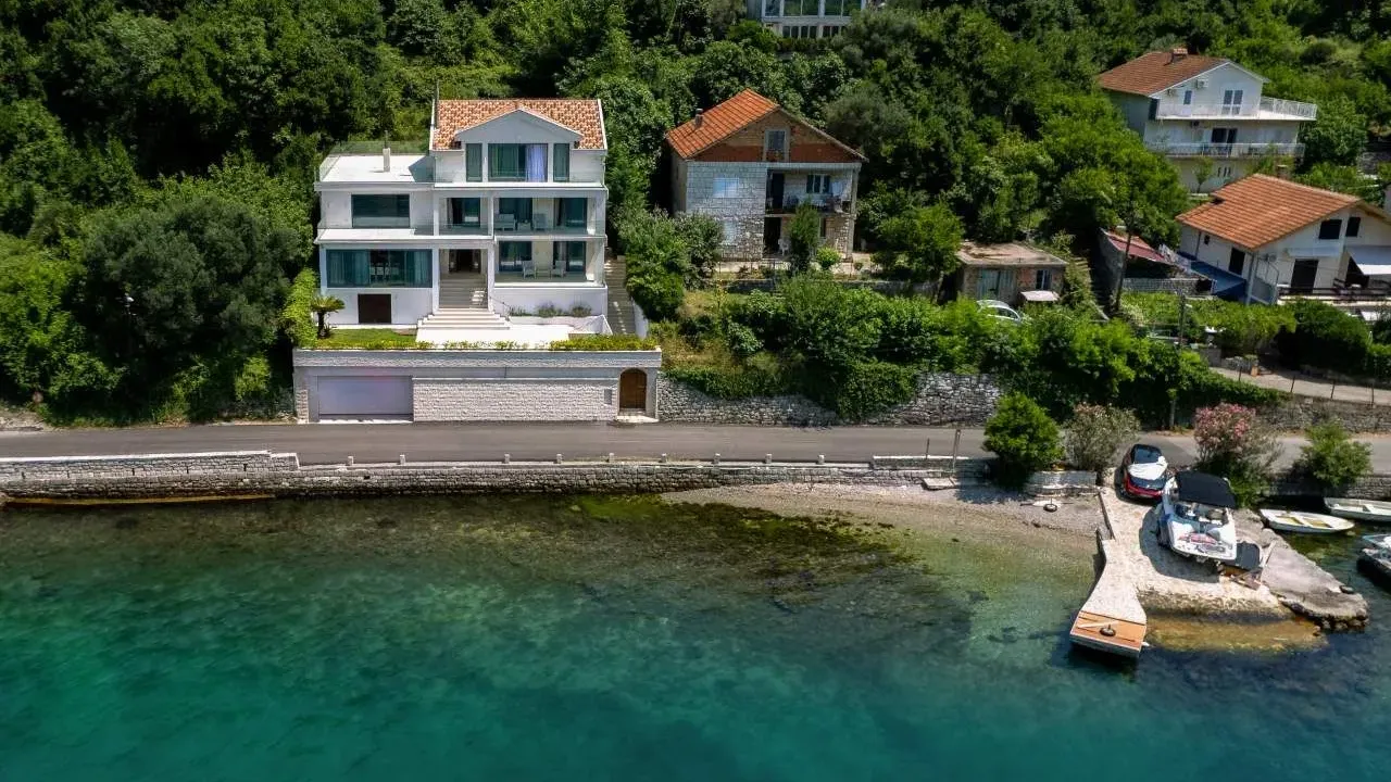 Sale, house, 423m², Tivat, Crna Gora