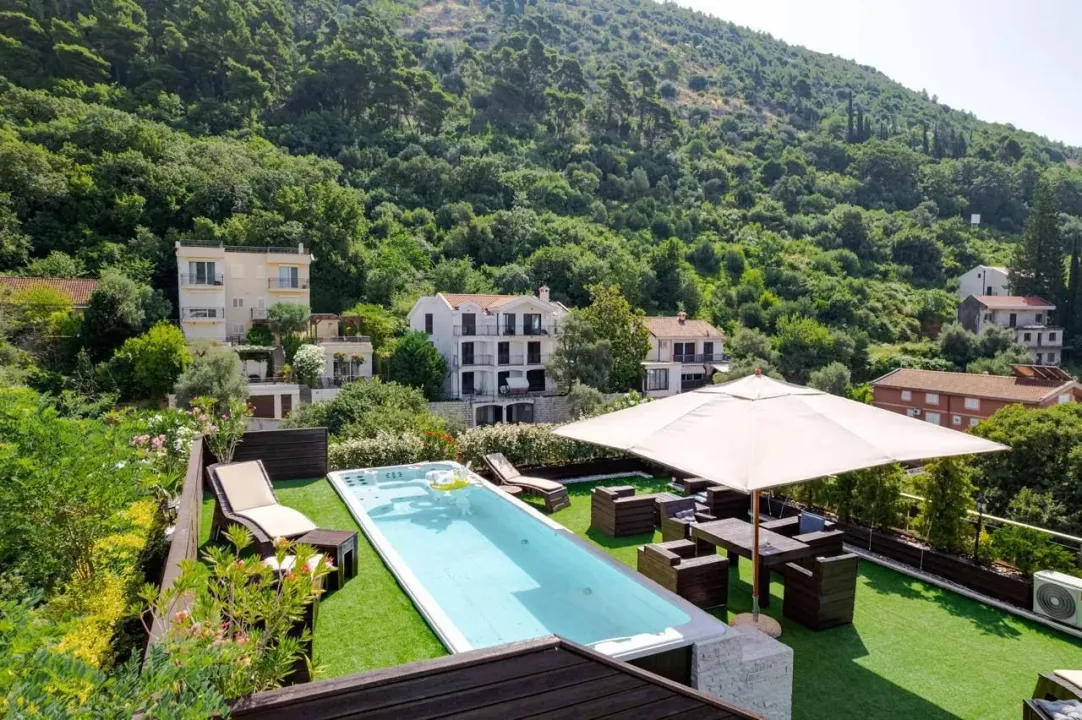 Rent, house, 400m², Dukley Gardens, Budva