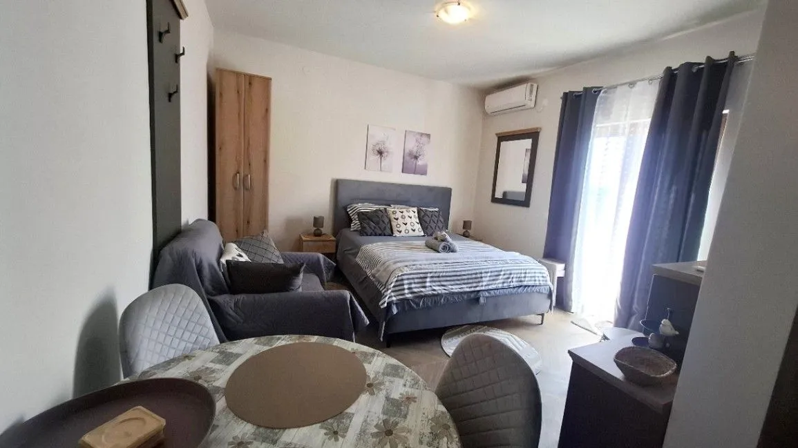 Izdavanje, garsonjera, 25m², Ilino, Bar