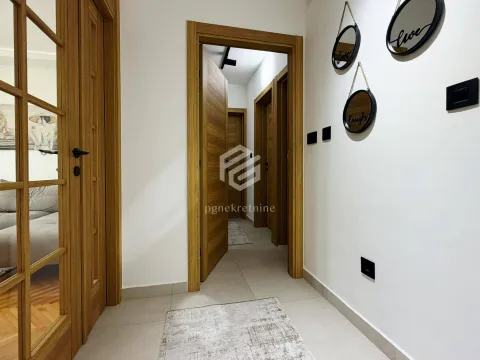 Rent, two bedroom apartment, 65m², Autobuska stanica, Podgorica - image 13