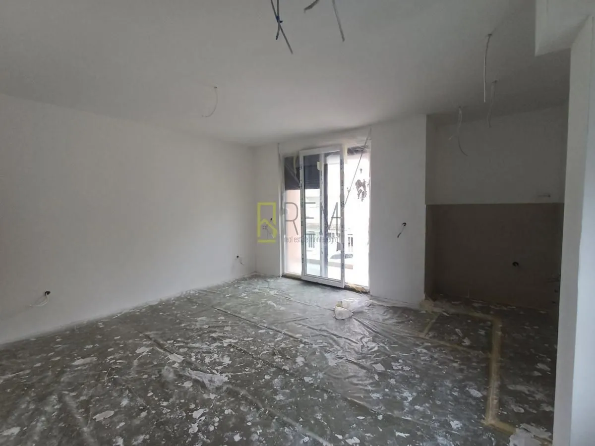 Prodaja, jednosoban stan, 55m², Momišići, Podgorica