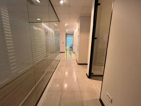 Izdavanje, poslovni prostor, 1475m², Liman 3, Novi Sad Sve Podlokacije - image 21