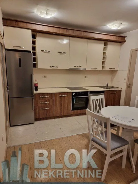Izdavanje, dvosoban stan, 75m², City Kvart, Podgorica