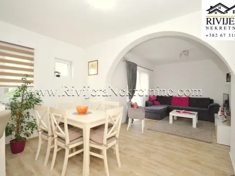 Sale, two bedroom apartment, 85m², Đenovići, Herceg Novi - image 2