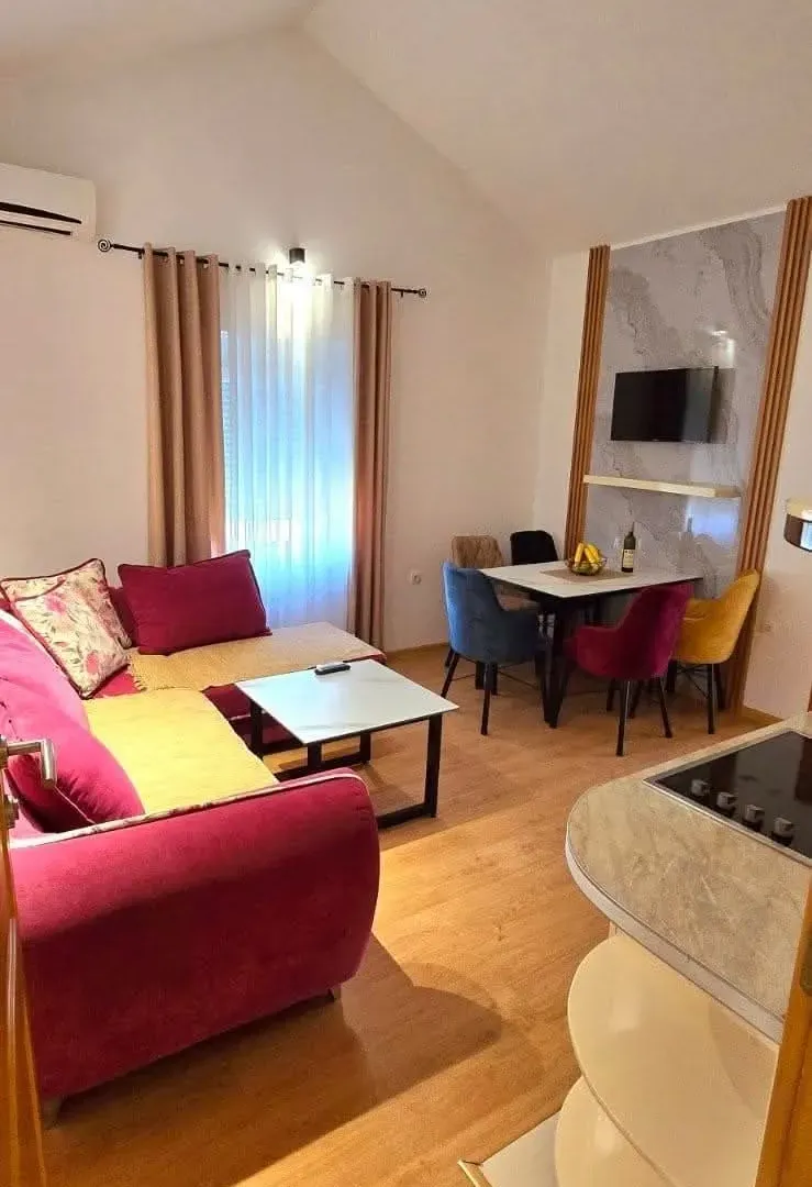Prodaja, ugostiteljski objekat, 400m², Lastva Grbaljska, Kotor
