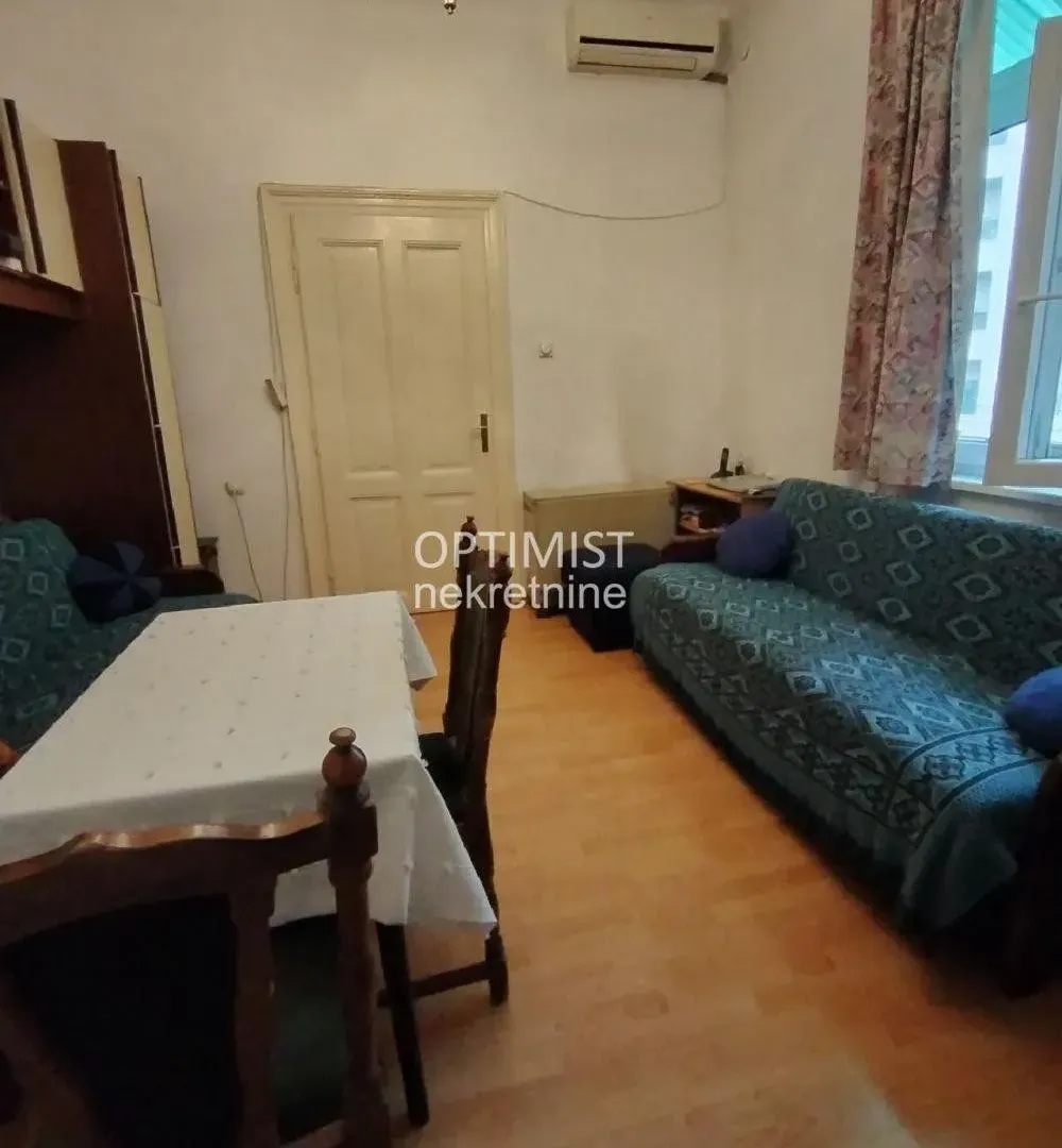 Prodaja, trosoban stan, 61m², Skadarlija, Beograd