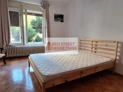 Izdavanje, dvosoban stan, 48m², Vračar Sve Podlokacije, Beograd